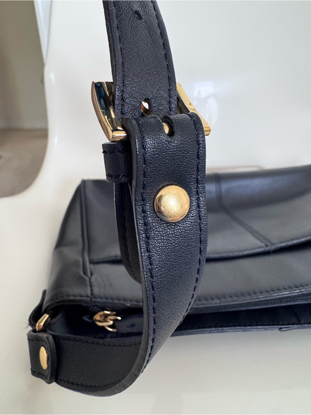 Etienne Aigner Black Leather Shoulder Bag Gold Hardware Minimalist Vintage Chic - Picture 8 of 15